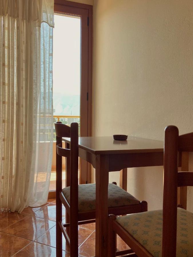 Maria Rentals Radhimë Esterno foto