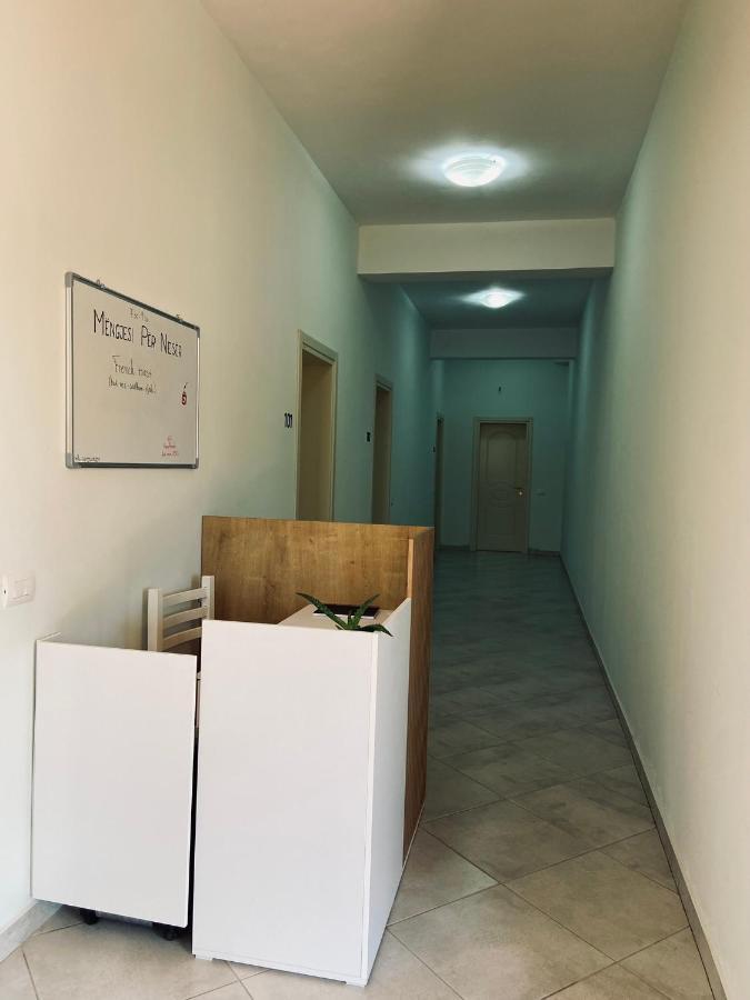 Maria Rentals Radhimë Esterno foto